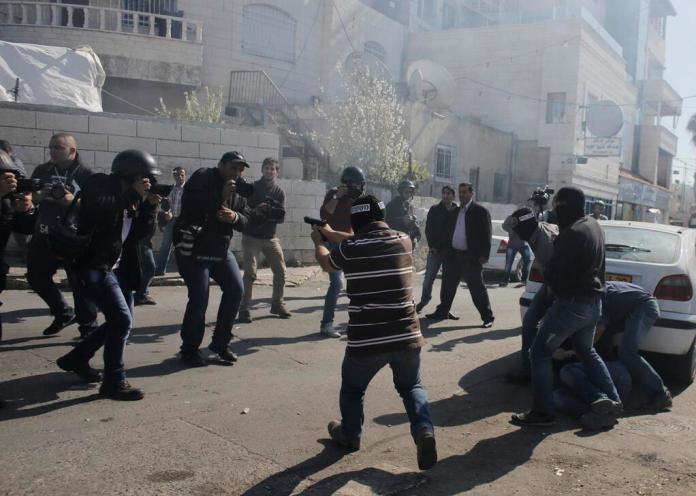 Proteste a Gerusalemme Est (foto di Ammar Awad/Reuters)