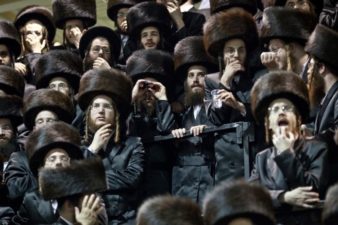 La folla a un matrimonio a Netanya, 2013 (foto di Pavel Wolberg)
