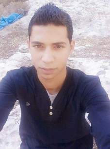 Muhammad Shafeq Halabi, palestinese di 19 anni, presunto assassino dei due israeliani a Gerusalemme (foto da Facebook)